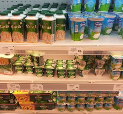 Danone retrage de pe piaţă mai multe sortimente de iaurt şi smântână